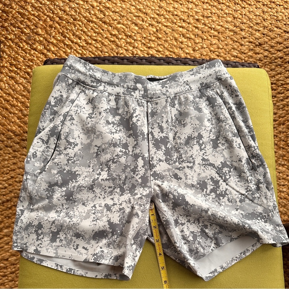 Men’s Lululemon shorts
